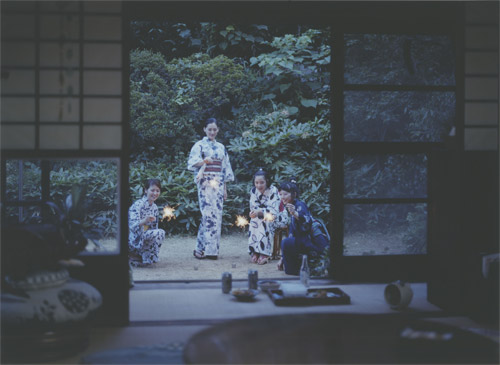 綾瀬はるか、長澤まさみ、夏帆、広瀬すずが4姉妹演じる『海街diary』の写真集が発売