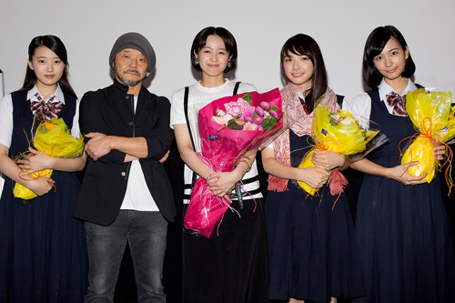 左から吉永アユリ、押井守監督、清野菜名、田中日奈子、花影香音
