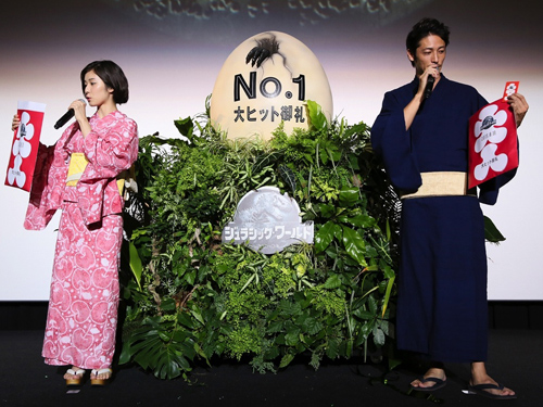 松岡茉優（左）と玉木宏（右）