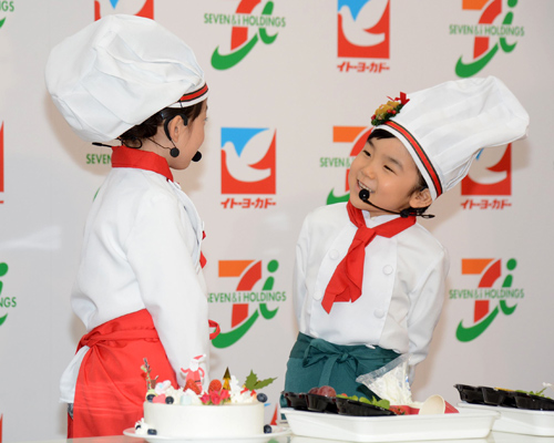 住田萌乃ちゃん（左）と寺田心くん（右）