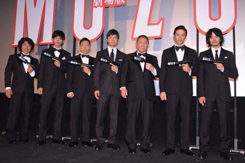 左から羽住英一郎監督、松坂桃李、香川照之、西島秀俊、ビートたけし、伊勢谷友介、池松壮亮