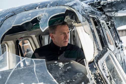 12月トップは『007』、猛追の『スター・ウォーズ』『妖怪ウォッチ』が追い抜くか？