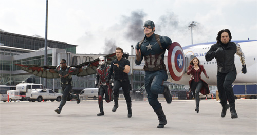 『シビル・ウォー／キャプテン・アメリカ』より。左から2人目がアントマン
(C) 2016 Marvel.