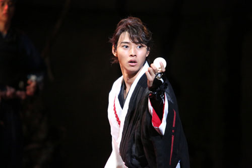 山崎賢人主演舞台「里見八犬伝」、2年4ヵ月ぶりの再演が決定！