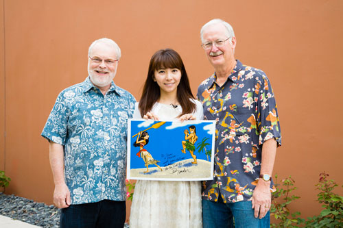 左からロン・クレメンツ監督、前田健太投手の妻、早穂さん、ジョン・マスカー監督
(C) 2017 Disney
