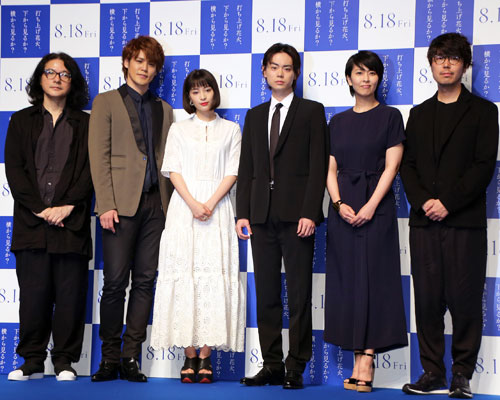 左から岩井俊二、宮野真守、広瀬すず、菅田将暉、松たか子、川村元気