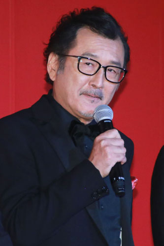 吉田鋼太郎