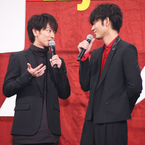 綾野剛、佐藤健を追い込み「いい顔するんですよ」