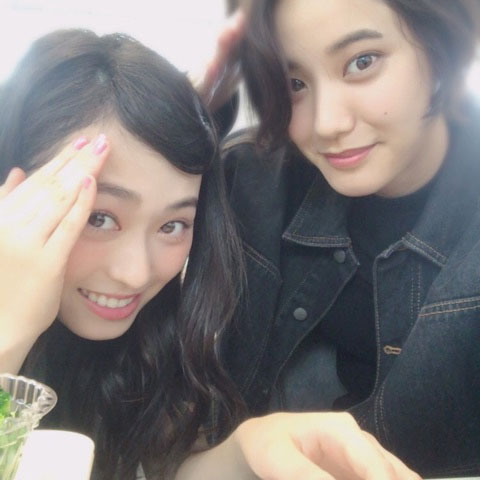 福原遥と山崎紘菜