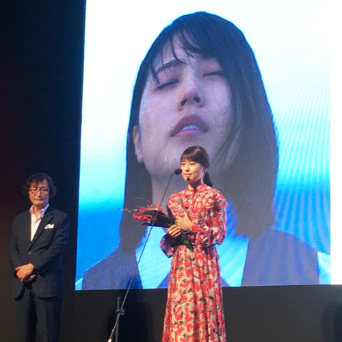 有村架純、釜山国際映画祭で「Asia Star Award」を受賞！