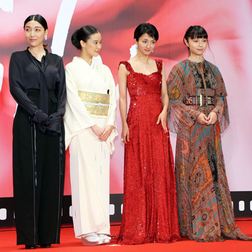 宮崎あおい、蒼井優、満島ひかり、安藤サクラら豪華女優陣が美の競演！ 第30回東京国際映画祭開幕