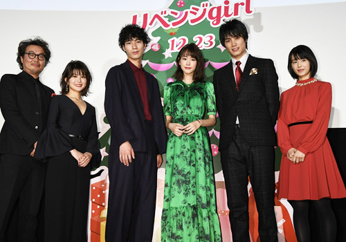 左から三木康一郎監督、佐津川愛美、清原翔、桐谷美玲、鈴木伸之、竹内愛紗