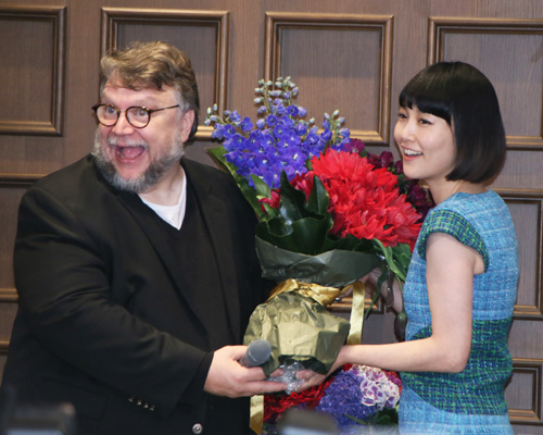 ギレルモ・デル・トロ監督と菊地凛子