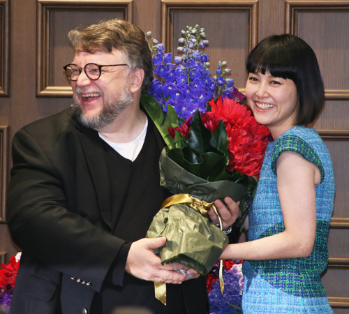 ギレルモ・デル・トロ監督と菊地凛子