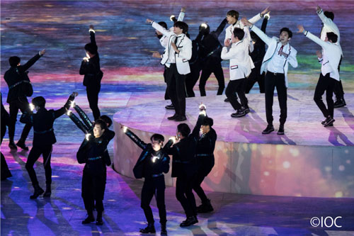 EXO、平昌冬季オリンピック閉幕式でのパフォーマンス