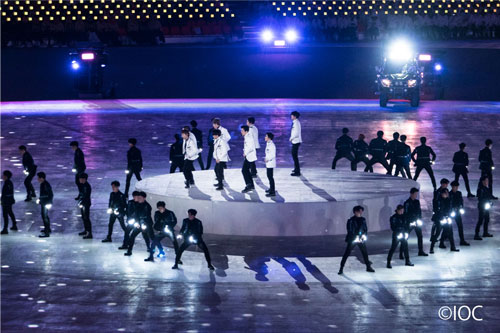 EXO、平昌冬季オリンピック閉幕式でのパフォーマンス