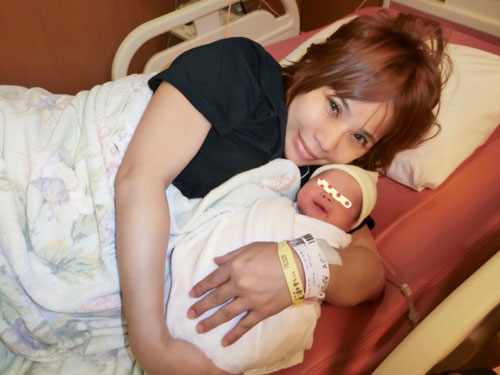 浜田ブリトニーが女児出産！高齢出産も母子ともに健康ですと報告