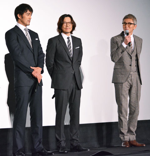左から阿部寛、豊川悦司、松重豊の50歳超え高身長トリオ