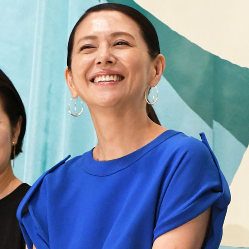 女優休業前の小泉今日子「美味しいものを食べて頑張っていきましょう！」