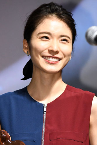 松岡茉優