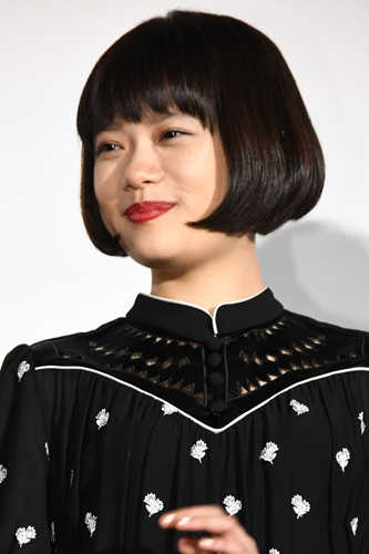 杉咲花、インフルで欠席の新田真剣佑に「早く元気になって」とエール！