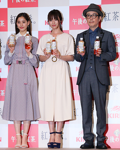 左から新木優子、深田恭子、リリー・フランキー