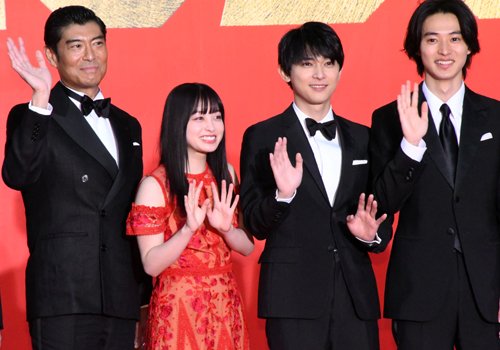 嶋政宏、橋本環奈、山崎賢人、吉沢亮