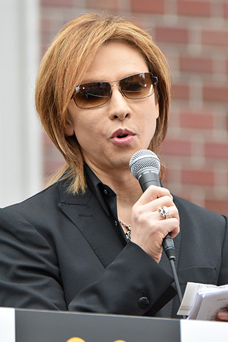 YOSHIKI