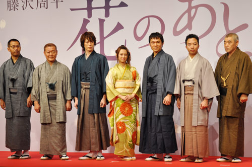 左から中西健二監督、國村隼、宮尾俊太郎、北川景子、甲本雅裕、市川亀治郎、柄本明