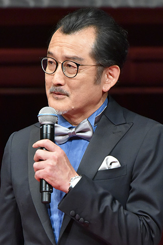 吉田鋼太郎