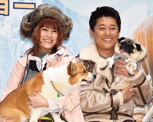 坂上忍とIMALU、愛犬にメロメロ！