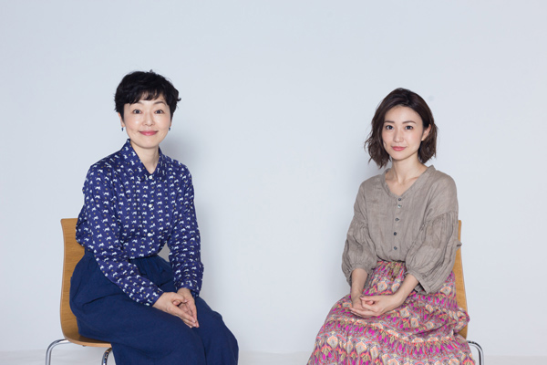 小林聡美（左）と大島優子（右）