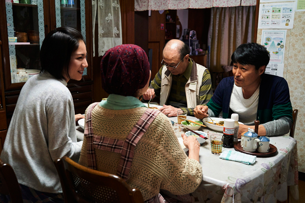 『母を亡くした時、僕は遺骨を食べたいと思った。』
(C)2019「母を亡くした時、僕は遺骨を食べたいと思った。」製作委員会