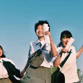 学生カメラマン・ヤスダ彩が捉えた瑞々しい女子高生たちのひと夏の青春…『サマーフィルムにのって』オフショット