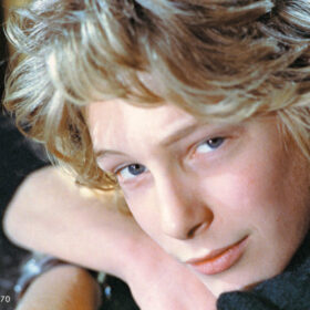 ヒュー・グラントも耽美な青年だった！ 『世界で一番美しい少年』ほか、麗しの俳優たち