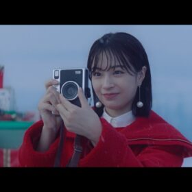 “チェキ”TVCMの広瀬すず