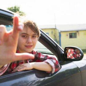 サンダンス映画祭史上最多4冠に輝いた話題作！ 耳の聞こえない俳優たちがもたらした“変化”と監督が見た“奇跡の光景”とは？