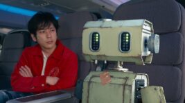 二宮和也がロボットとフライト旅行？ 『ＴＡＮＧ タング』新場面写真
