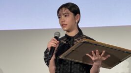 當真あみ、サプライズの修了証書授与に思わず涙…『かがみの孤城』フィナーレイベントで思い語る