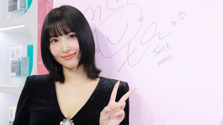 TWICE-MOMO_05-888x500.jpg