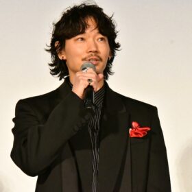 綾野剛の”熱唱”に齋藤潤ら共演者驚愕!?「裏声の『紅』ってこんなんなんだと…」『カラオケ行こ！』歌唱シーン撮影秘話