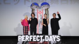 役所広司、『PERFECT DAYS』で玄関のドアはロックしている？ 手は洗っている…？ SNSや周りからの疑問に回答