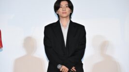 SixTONES京本大我、目が腫れてしまうほどの号泣に赤面！「みんなから“主演が泣く!?”とイジられました」