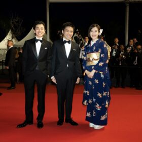黒崎煌代がレッドカーペットに登場！ 共演の木竜麻生、団塚唯我監督とともに初参加のカンヌ国際映画祭を満喫