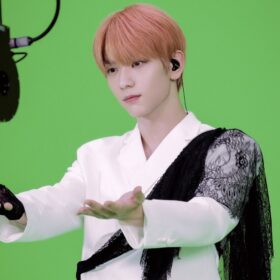 (C)2025 AMAZEVR, Inc. & CJ 4DPLEX Co., Ltd. & BIGHIT MUSIC. All Rights Reserved.