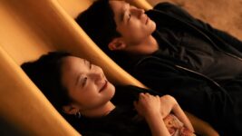 ビッチなら傷つけてもいいの？ 自分らしさ認め合う唯一無二の関係に感動！の話題作が日本上陸