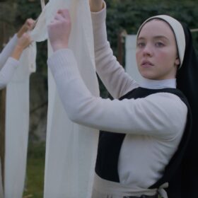 修道女が処女懐胎…お腹に宿ったのは神か悪魔か 新絶叫女王シドニー・スウィーニーのショッキングホラー