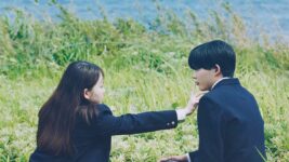 長尾謙杜の“初恋の戸惑い”が滲む表情に注目！『恋に至る病』場面写真が到着