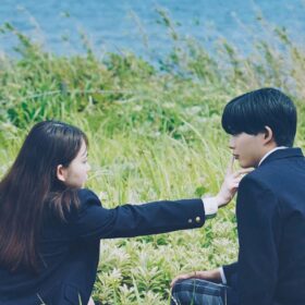 長尾謙杜の“初恋の戸惑い”が滲む表情に注目！『恋に至る病』場面写真が到着