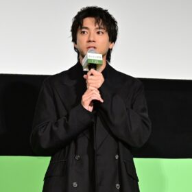 山田裕貴「減量のため干し芋ばかり食べていました」 『木の上の軍隊』舞台挨拶で撮影秘話を披露